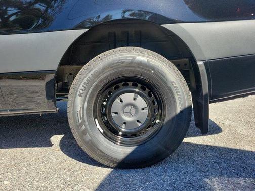 2025 Mercedes-Benz Sprinter 2500 144 WB Standard Roof Passenger