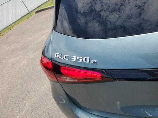 2025 Mercedes-Benz GLC 350e Base 4MATIC