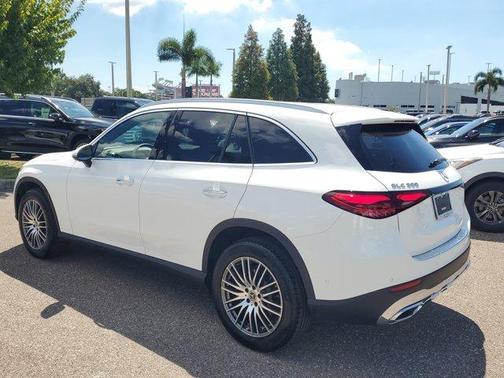2025 Mercedes-Benz GLC 300 Base