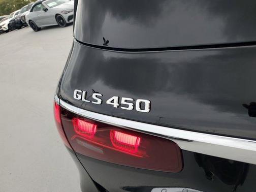 2026 Mercedes-Benz GLS 450 