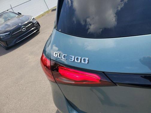 2025 Mercedes-Benz GLC 300 Base