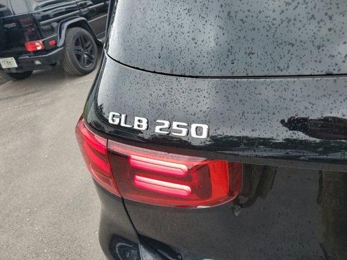 2025 Mercedes-Benz GLB 250 Base