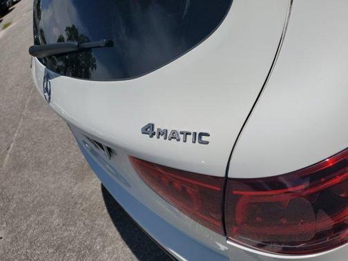 2022 Mercedes-Benz GLC 300 Base 4MATIC