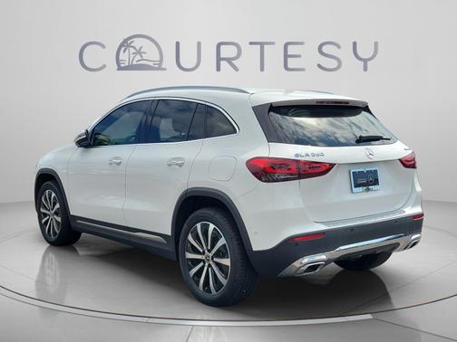 Polar White 2023 Mercedes-Benz GLA 250