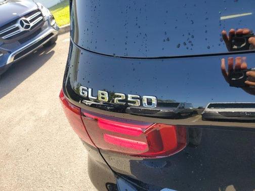 2025 Mercedes-Benz GLB 250 Base