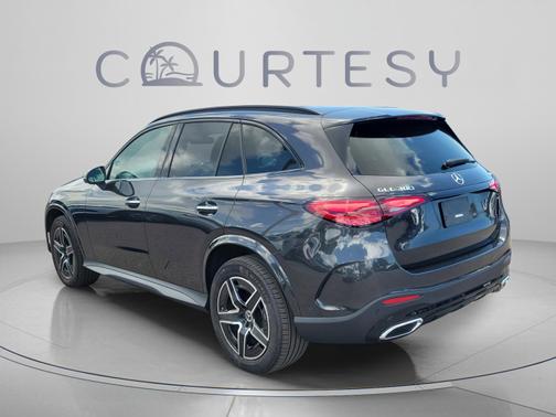 Graphite Grey Metallic 2026 Mercedes-Benz GLC 300
