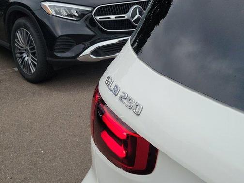 2026 Mercedes-Benz GLB 250 Base