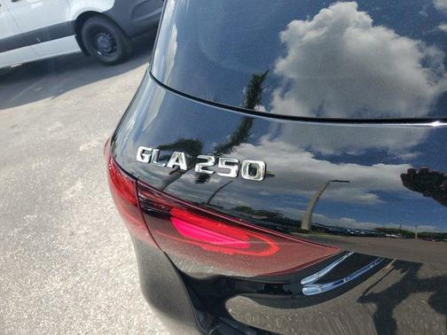 2025 Mercedes-Benz GLA 250 Base