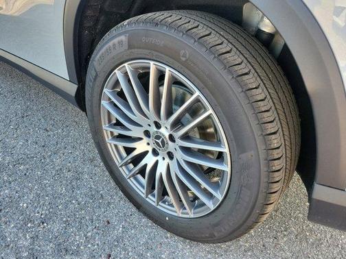 2026 Mercedes-Benz GLC 300 Base