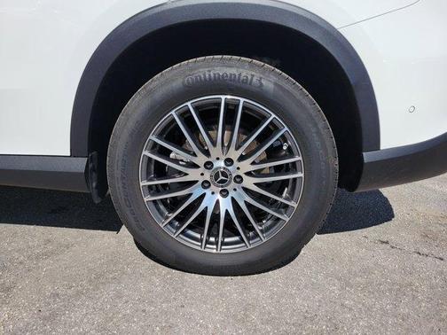 2025 Mercedes-Benz GLC 300 Base