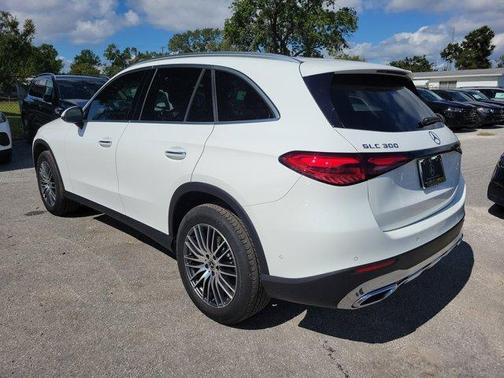 2025 Mercedes-Benz GLC 300 Base