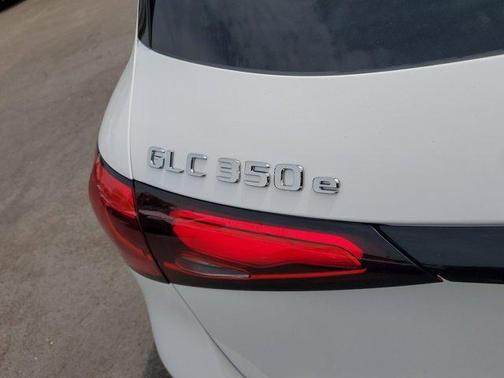 2025 Mercedes-Benz GLC 350e Base 4MATIC