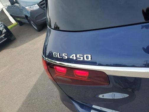 2026 Mercedes-Benz GLS 450 