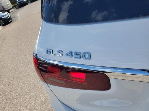2026 Mercedes-Benz GLS 450