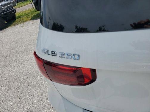 2025 Mercedes-Benz GLB 250 Base