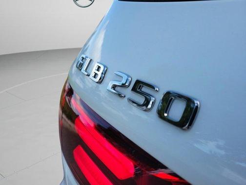 2025 Mercedes-Benz GLB 250 Base