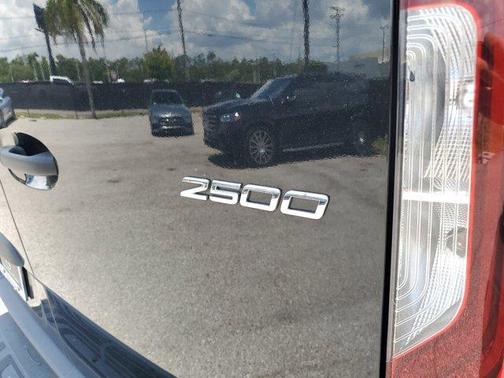 2021 Mercedes-Benz Sprinter 2500 144 WB Standard Roof Passenger