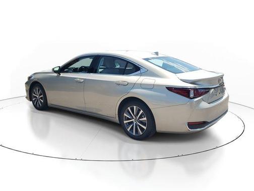 2021 Lexus ES 300h 