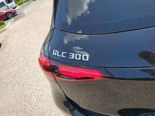 2025 Mercedes-Benz GLC 300 Base