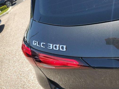 2025 Mercedes-Benz GLC 300 Base