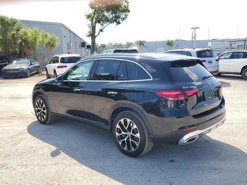 2025 Mercedes-Benz GLC 350e Base 4MATIC