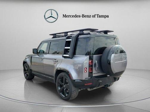 2024 Land Rover Defender P400 X-Dynamic SE