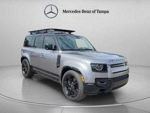 2024 Land Rover Defender P400 X-Dynamic SE