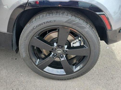 2024 Land Rover Defender P400 X-Dynamic SE