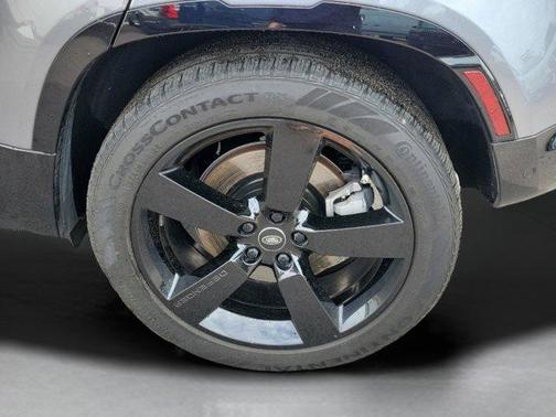 2024 Land Rover Defender P400 X-Dynamic SE