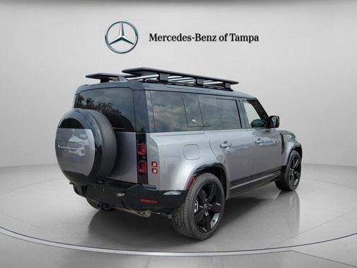 2024 Land Rover Defender P400 X-Dynamic SE