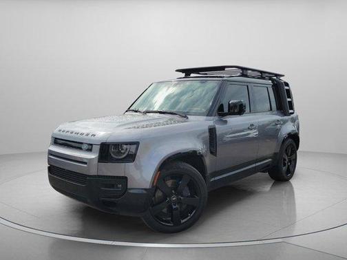 2024 Land Rover Defender P400 X-Dynamic SE