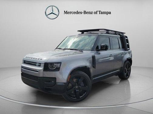 2024 Land Rover Defender P400 X-Dynamic SE