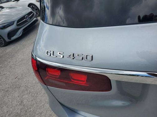 2026 Mercedes-Benz GLS 450 