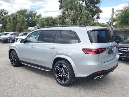 2026 Mercedes-Benz GLS 450 