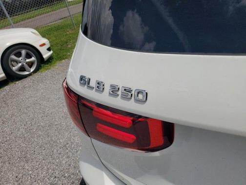 2025 Mercedes-Benz GLB 250 Base