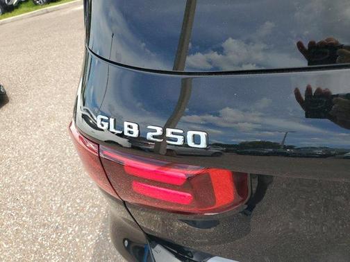 2026 Mercedes-Benz GLB 250 Base