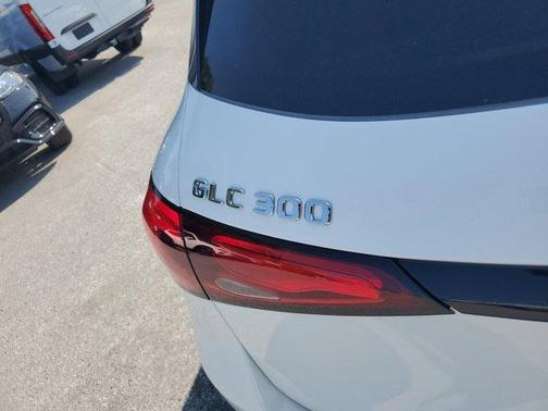 2025 Mercedes-Benz GLC 300 Base