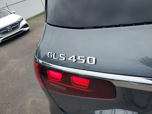 2025 Mercedes-Benz GLS 450 4MATIC