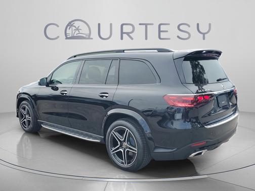Obsidian Black Metallic 2026 Mercedes-Benz GLS 450
