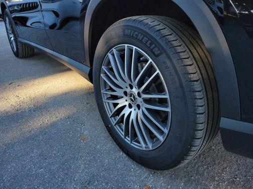 2026 Mercedes-Benz GLC 300 Base