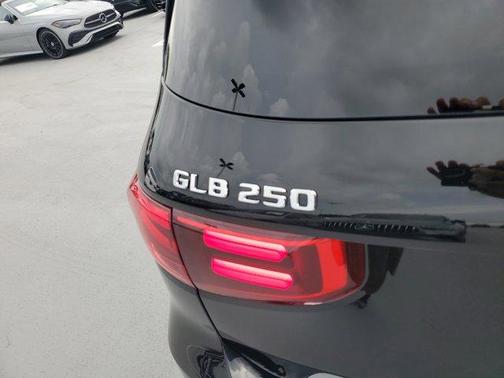 2026 Mercedes-Benz GLB 250 Base