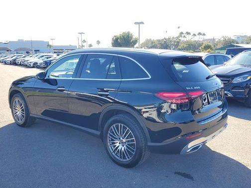 2025 Mercedes-Benz GLC 300 Base