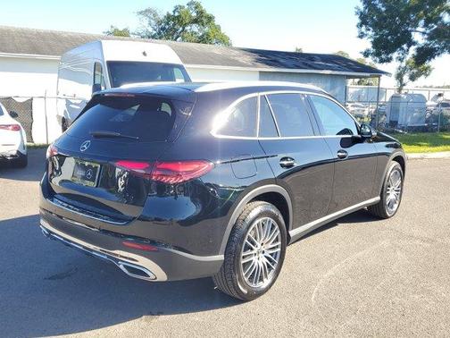 2025 Mercedes-Benz GLC 300 Base