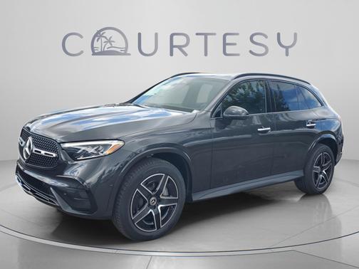 Graphite Grey Metallic 2026 Mercedes-Benz GLC 300 4MATIC