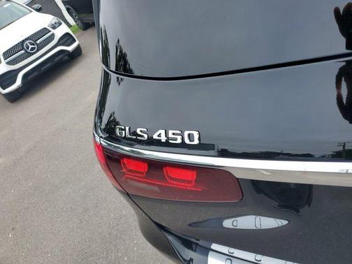 2026 Mercedes-Benz GLS 450 