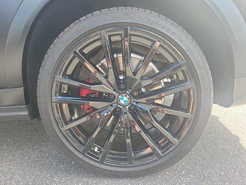 2022 BMW X6 M50i