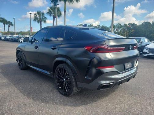 2022 BMW X6 M50i