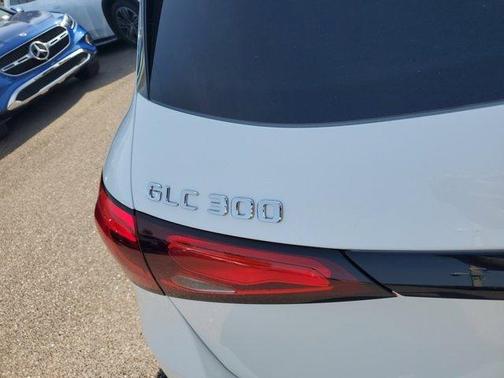 2025 Mercedes-Benz GLC 300 Base