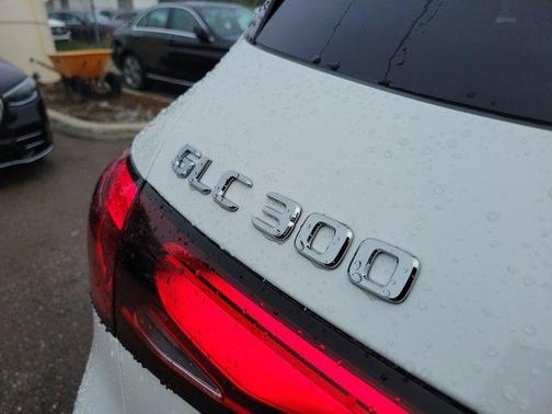 2026 Mercedes-Benz GLC 300 Base
