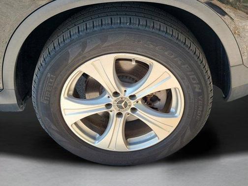 2018 Mercedes-Benz GLC 300 Base